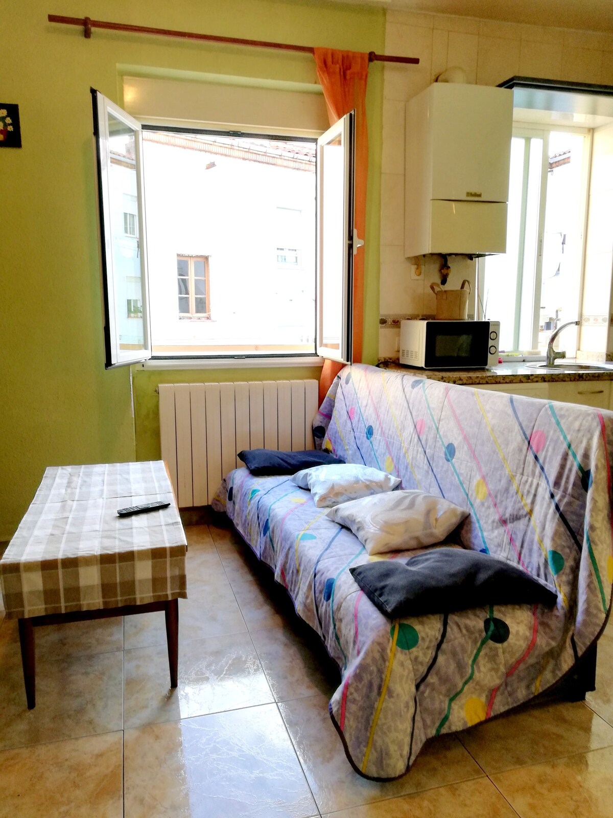 Appartement for 6 ppl. with jacuzzi at León