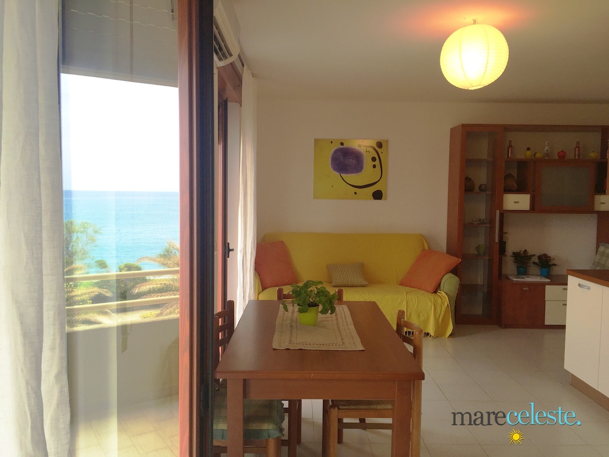 30 m away from the beach! Appartement for 5 ppl.