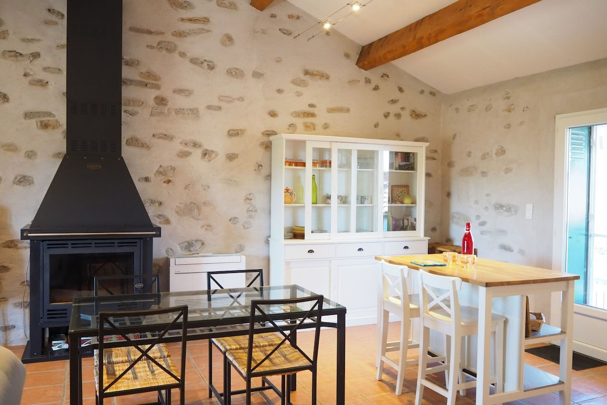 Lovely holiday home with terrace and garden, Villemagne-l'Argentière