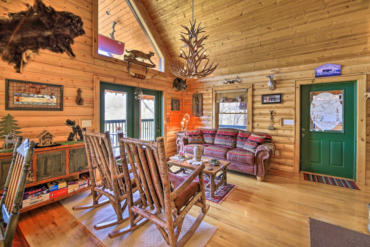 'River Dream Cabin' on New River w/ Deck, Fire Pit