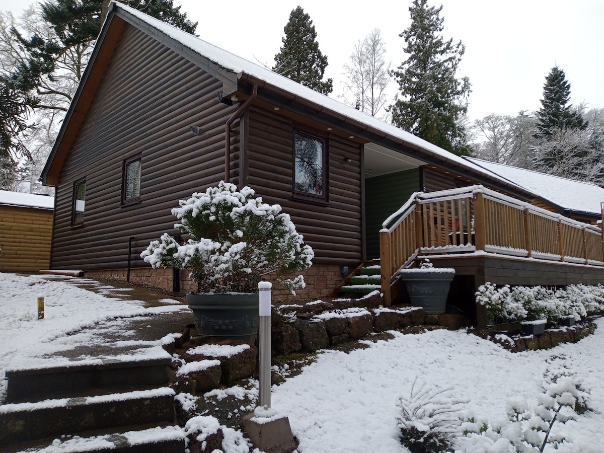 Charming lodge,cosy, comfortable,ideal location