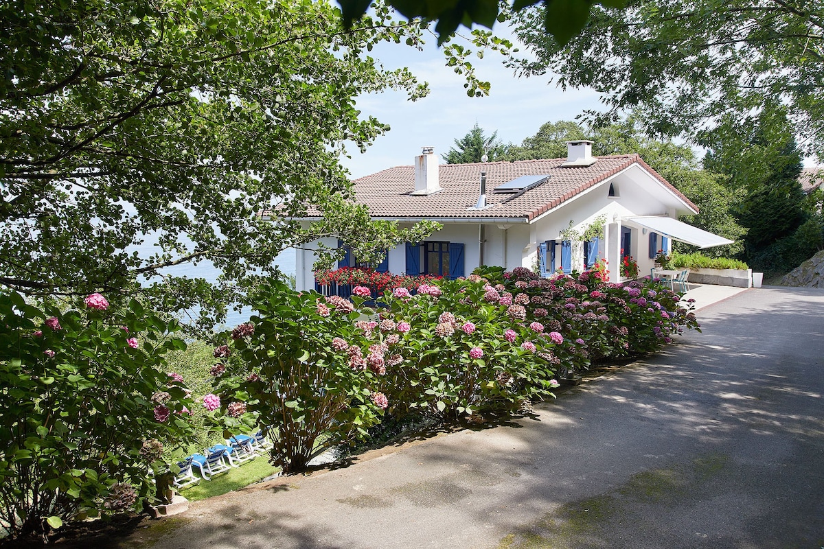 Preciosa Casa Vasca Con Vistas Maravillosas.