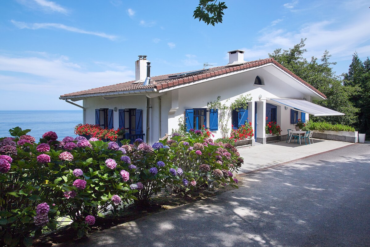 Preciosa Casa Vasca Con Vistas Maravillosas.