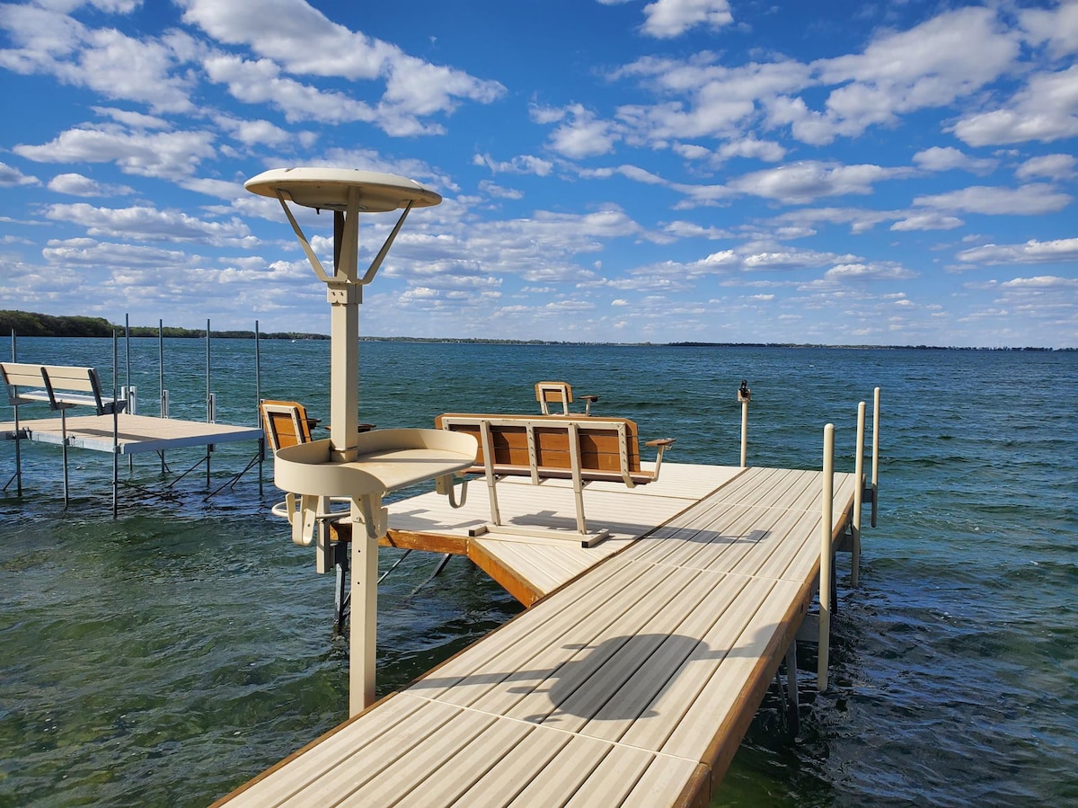 Sandy Beach Retreat on Big Spirit Lake