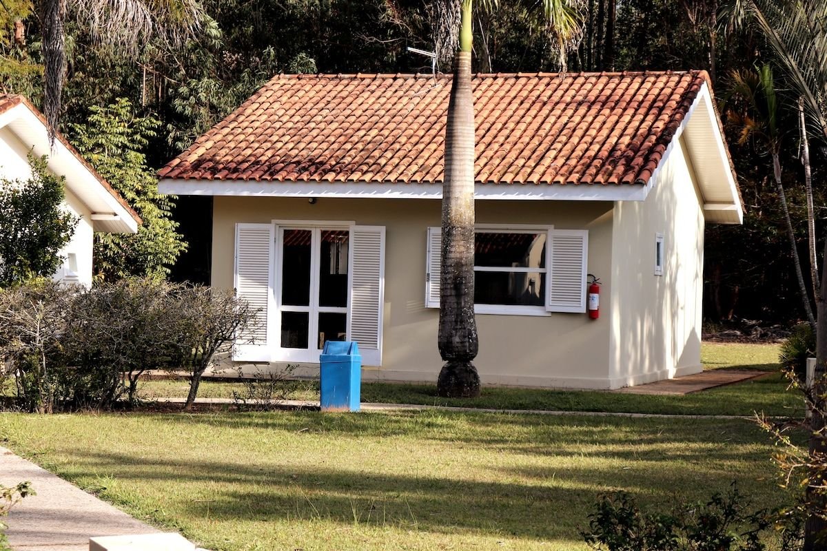 Casa em Fazenda Com Piscinas e Natureza