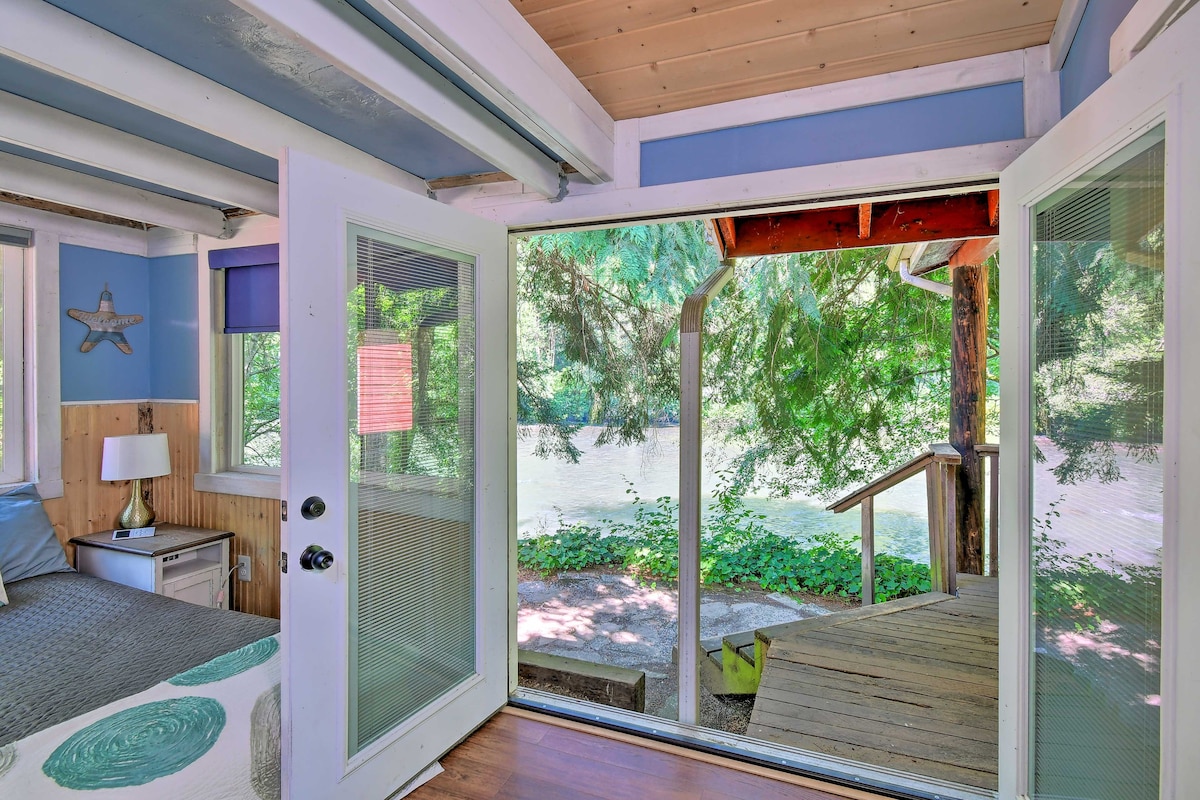 Tranquil + Cozy Yelm Cabin Along Nisqually River!