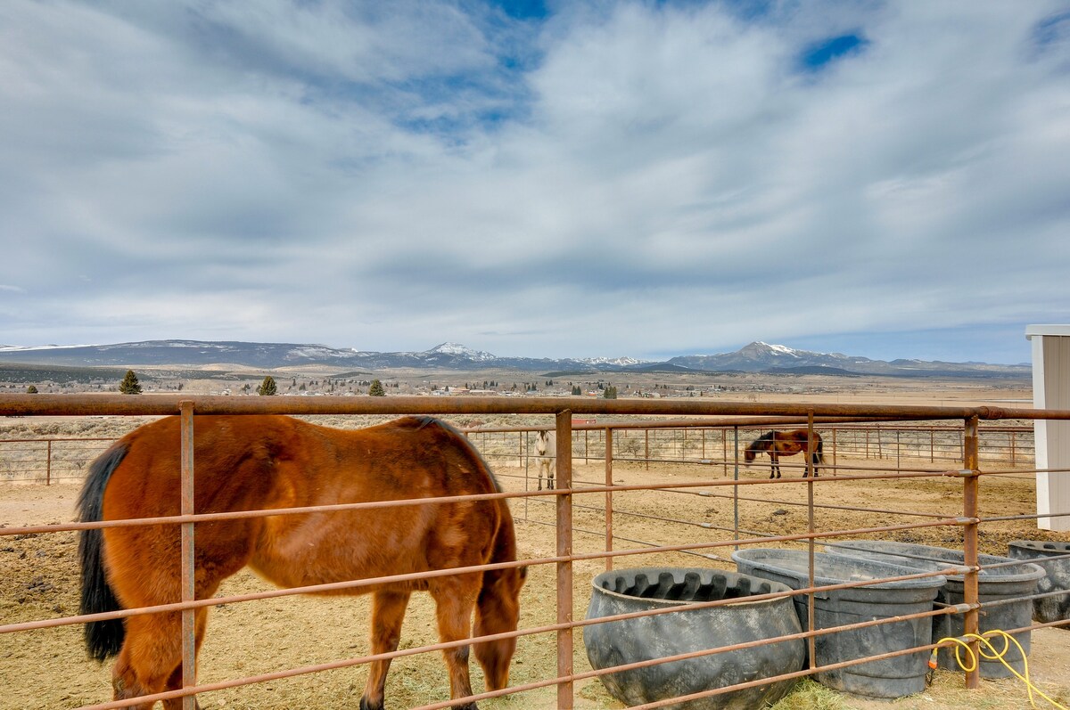 Ranch Escape w/ Patio ~ 21 Mi to Bryce Canyon