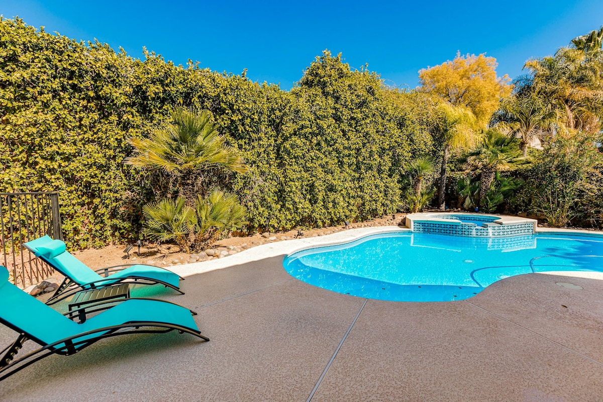 5BR Mountainview Dog Friendly | Pool | Patio