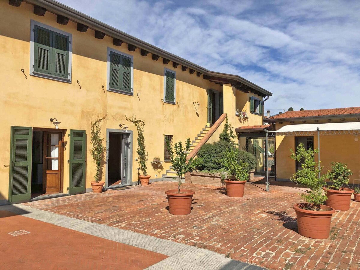 Modern Traditional Villa With Amazing Mediterannea