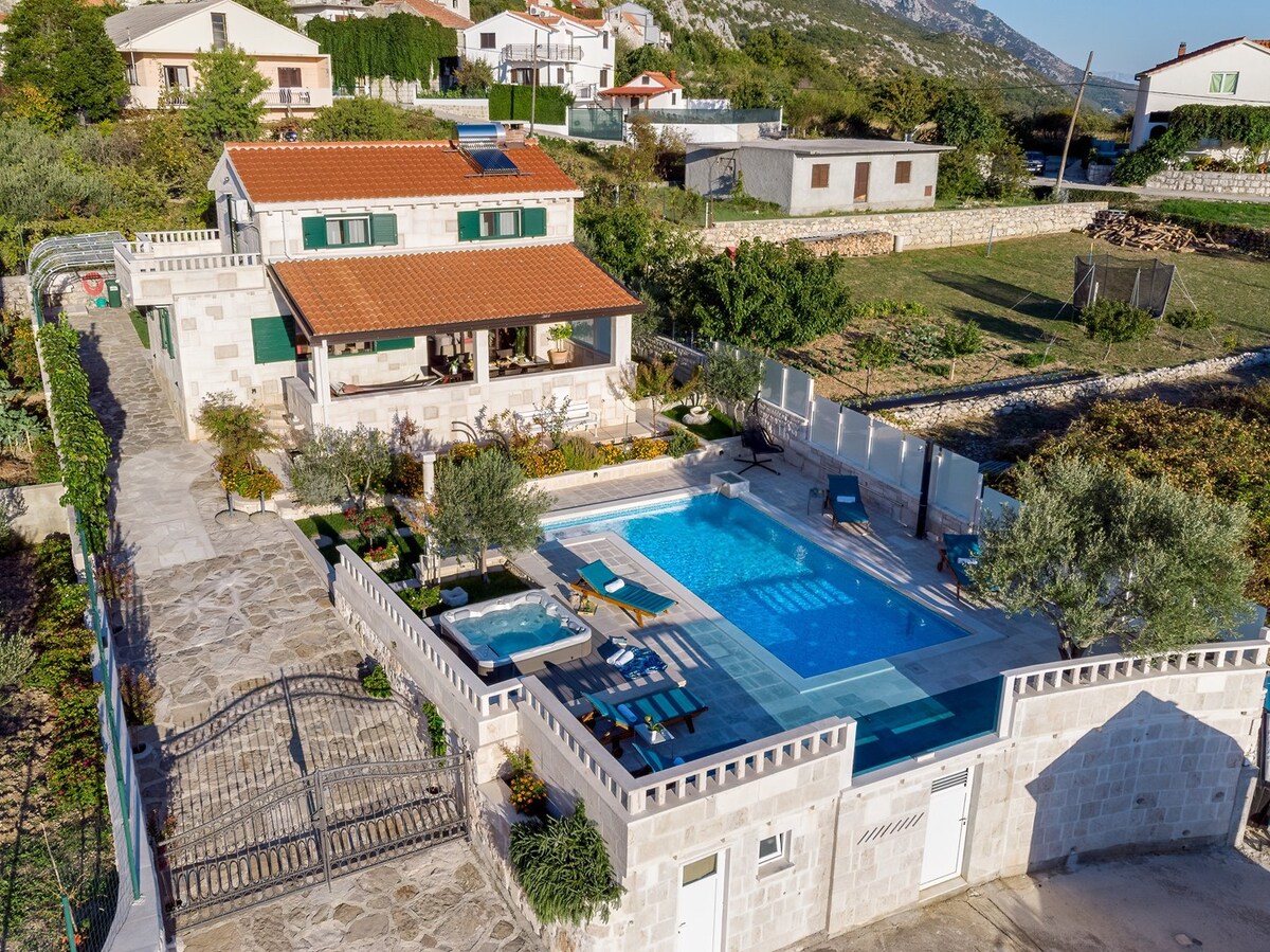 Villa runje stone beauty with heated pool