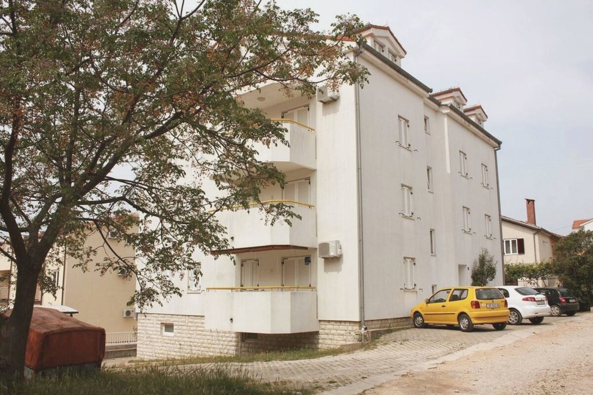 Ljiljana - Apartment with a partial sea view