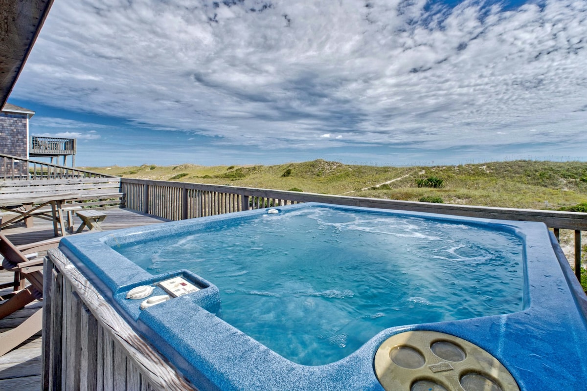 4BR Oceanfront | Hot Tub | Balcony | W/D