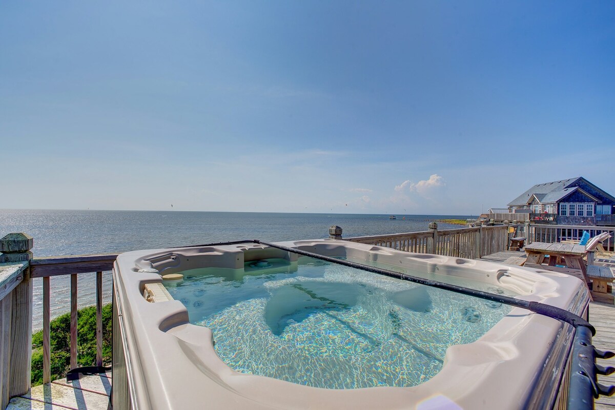 Amazing 4BR Soundview | Pool | Hot Tub