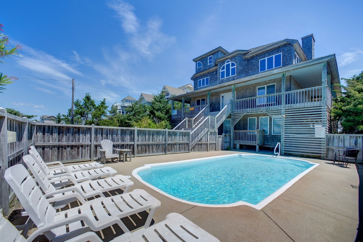 Oceanfront 6BR with private hot tub & outdoor pool