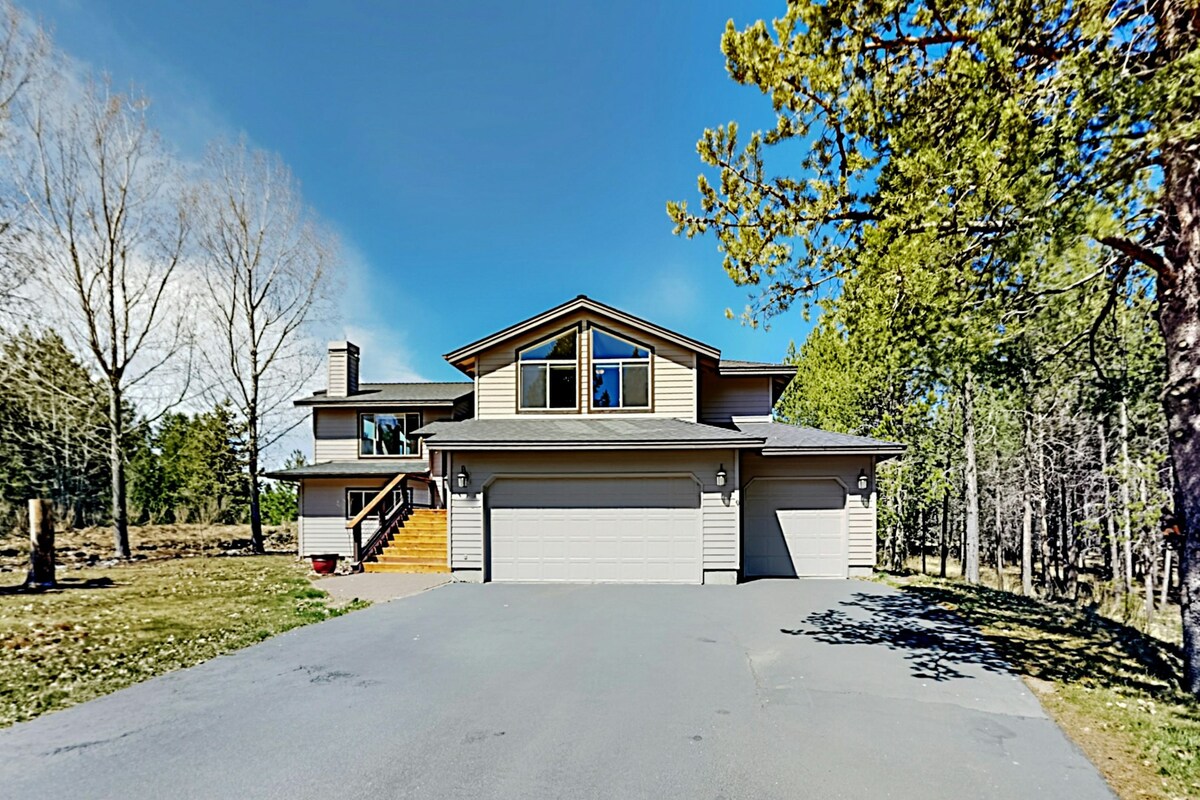 4BR | WoodStove | Deck | Firepit