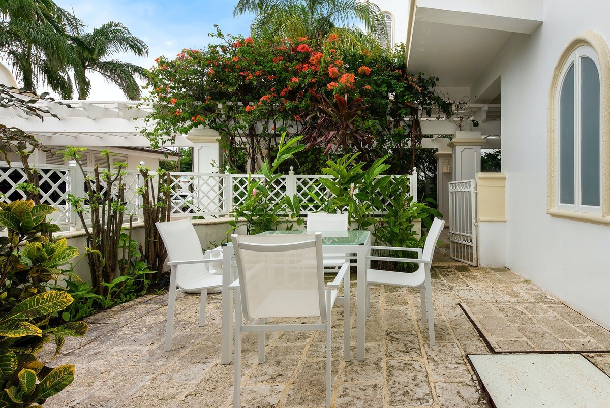 2 Bedroom Beachfront Villa - Old Trees 3 - Sundance