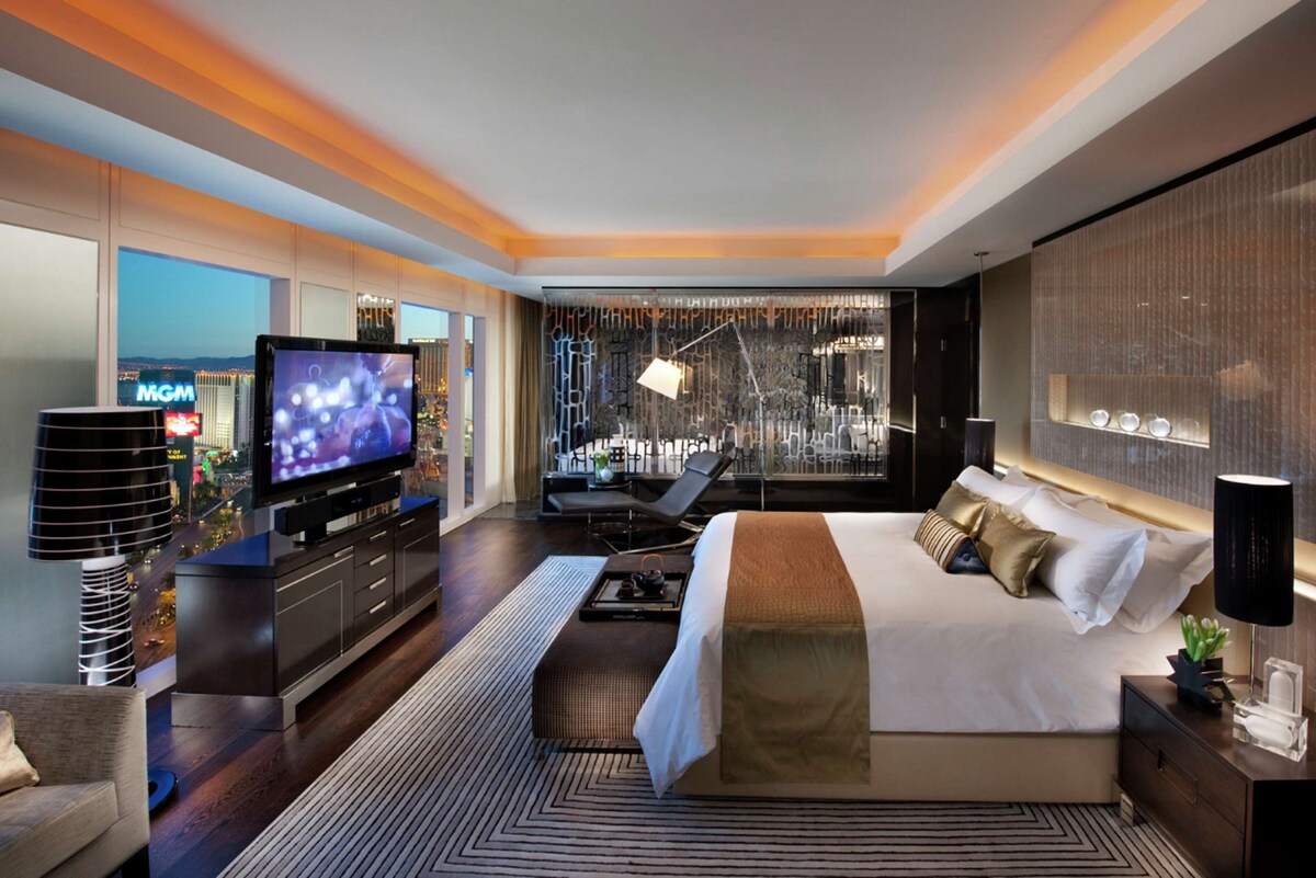 1-Bedroom Suite with One Bed at Waldorf Astoria Las Vegas by Suiteness