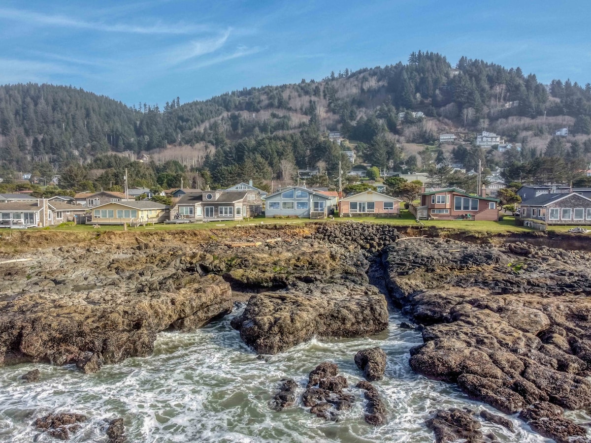 Oceanfront Beauty - Yachats Shore at Your Doorstep