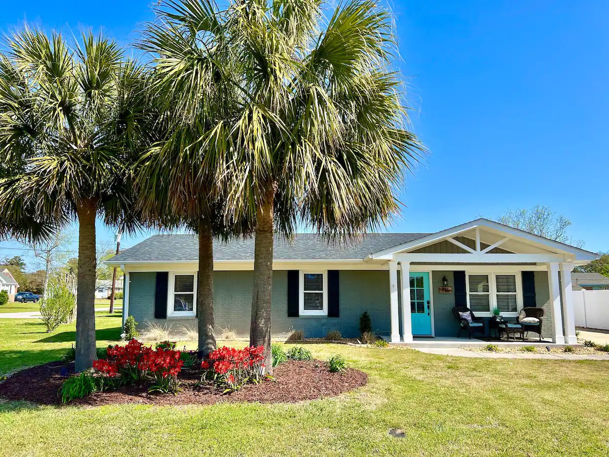 The Oasis - Heated POOL - Tiki Bar - Beach Life!