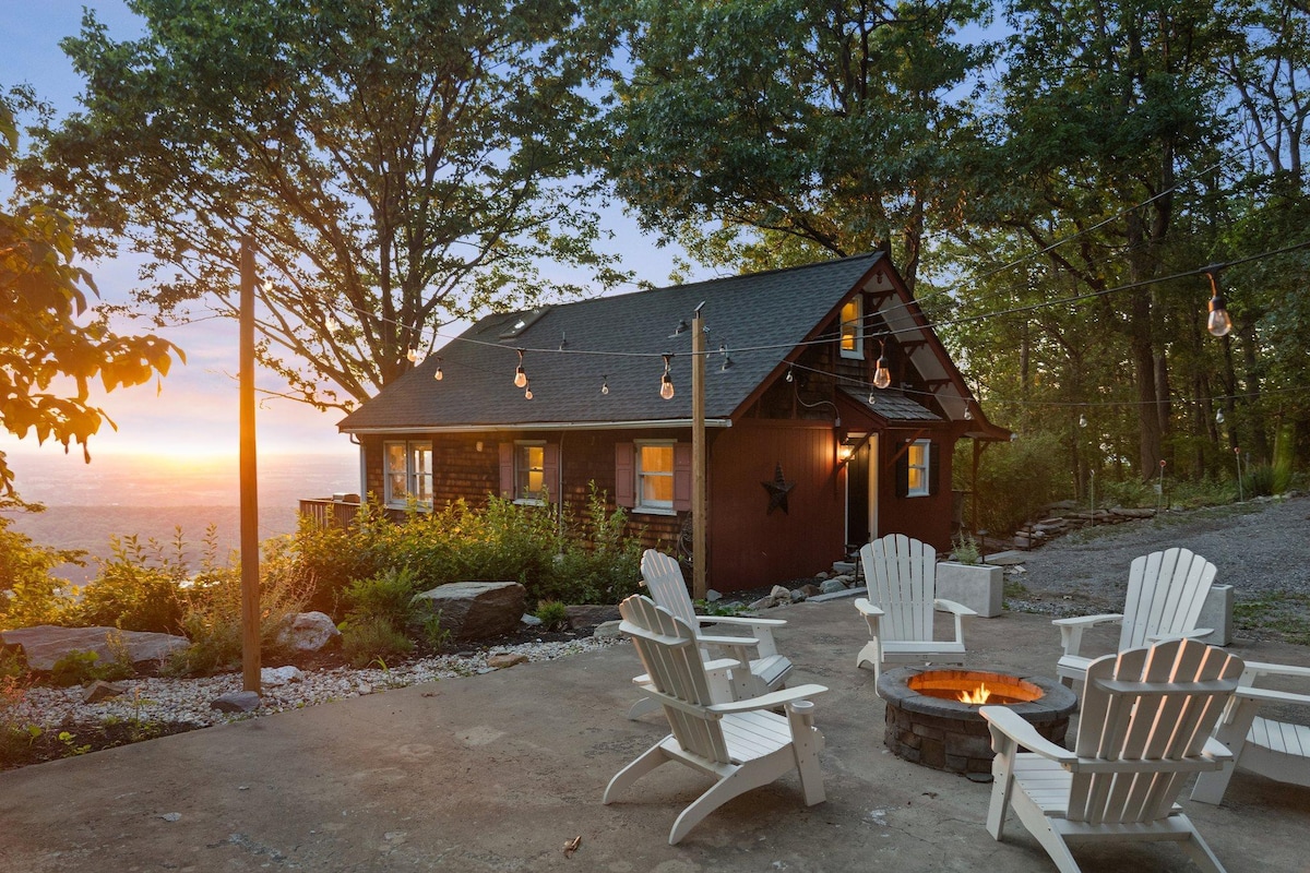 Rebels Rest - Cabin with Enchanting Sunset Views!