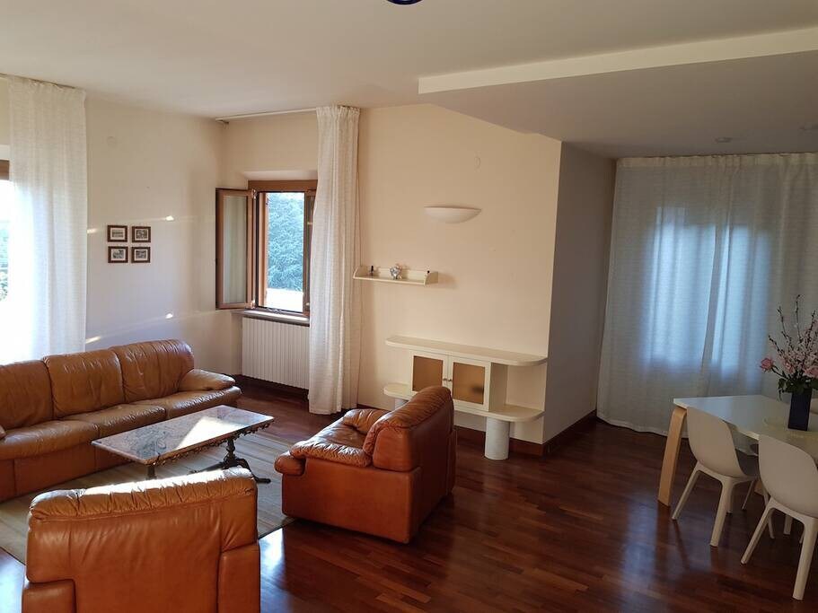 K01 - Castelfidardo ，带露台的公寓房间