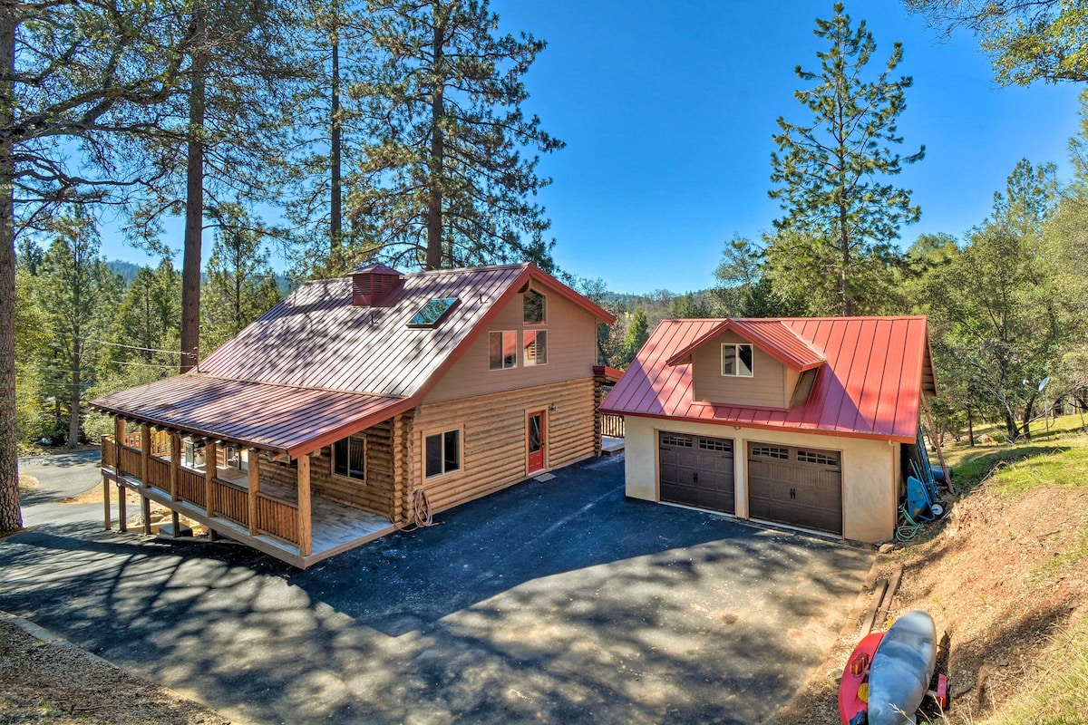 Updated Groveland Cabin w/ Wraparound Deck!