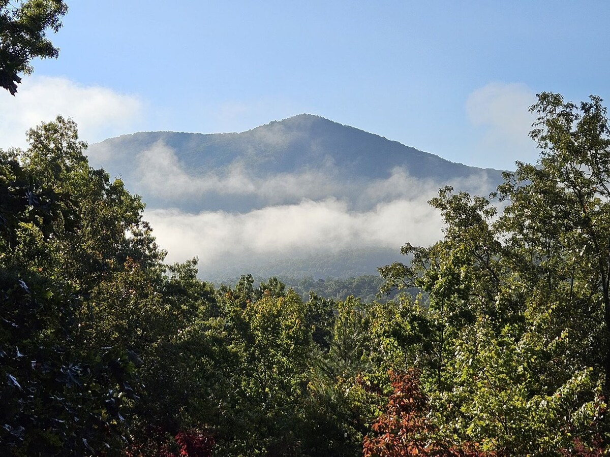 更高的地面，私人，美丽的山景，热水浴池