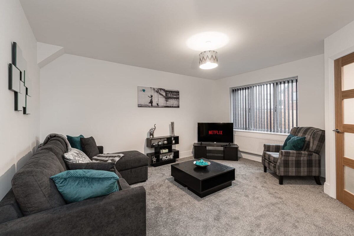 Tannery Place | 3 Bedrooms Parking Wi-Fi Garden