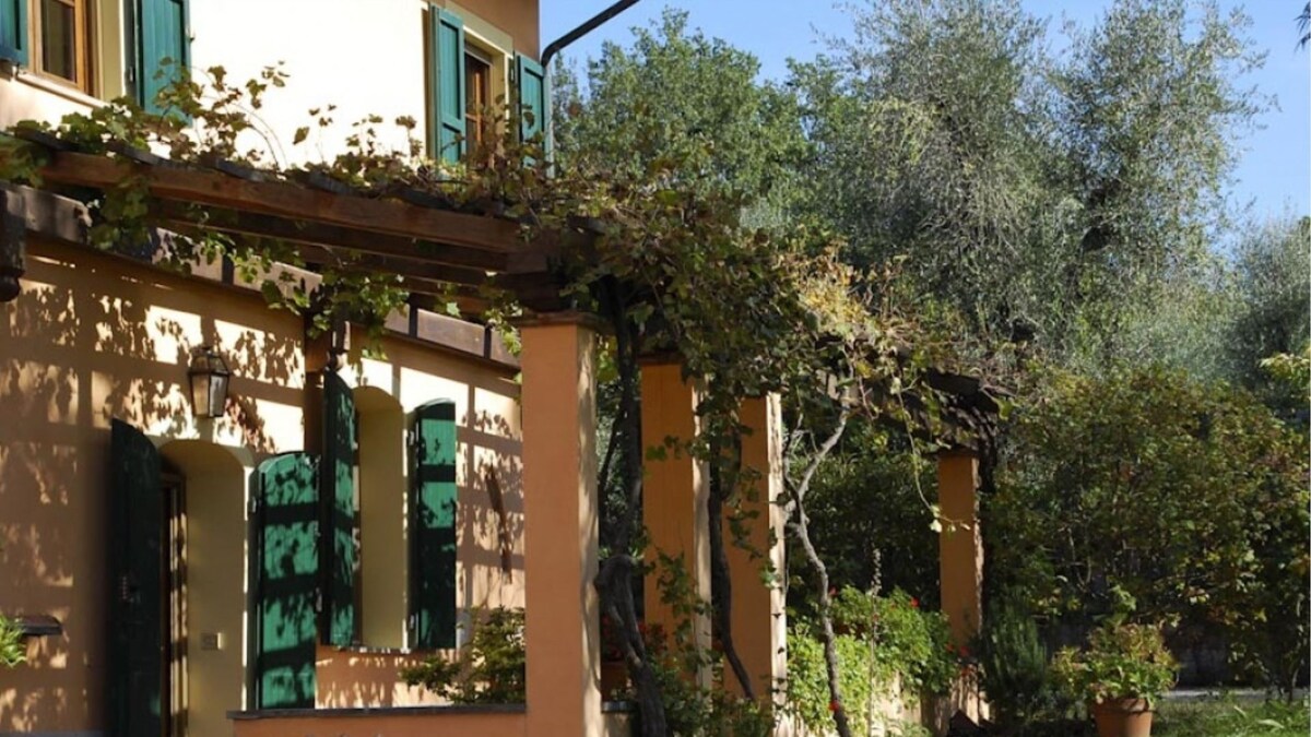 Podere Torre, independent residence with 3 apartme