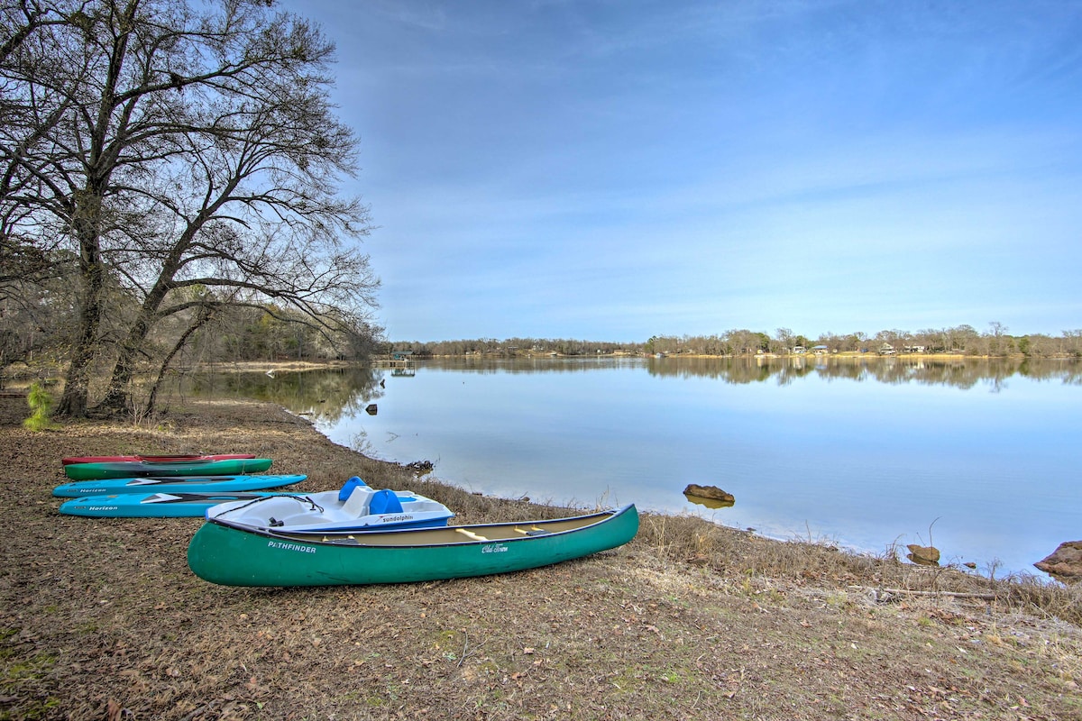 Lakefront Cabin w/ 2 Lofts, Boats on 4 Acres