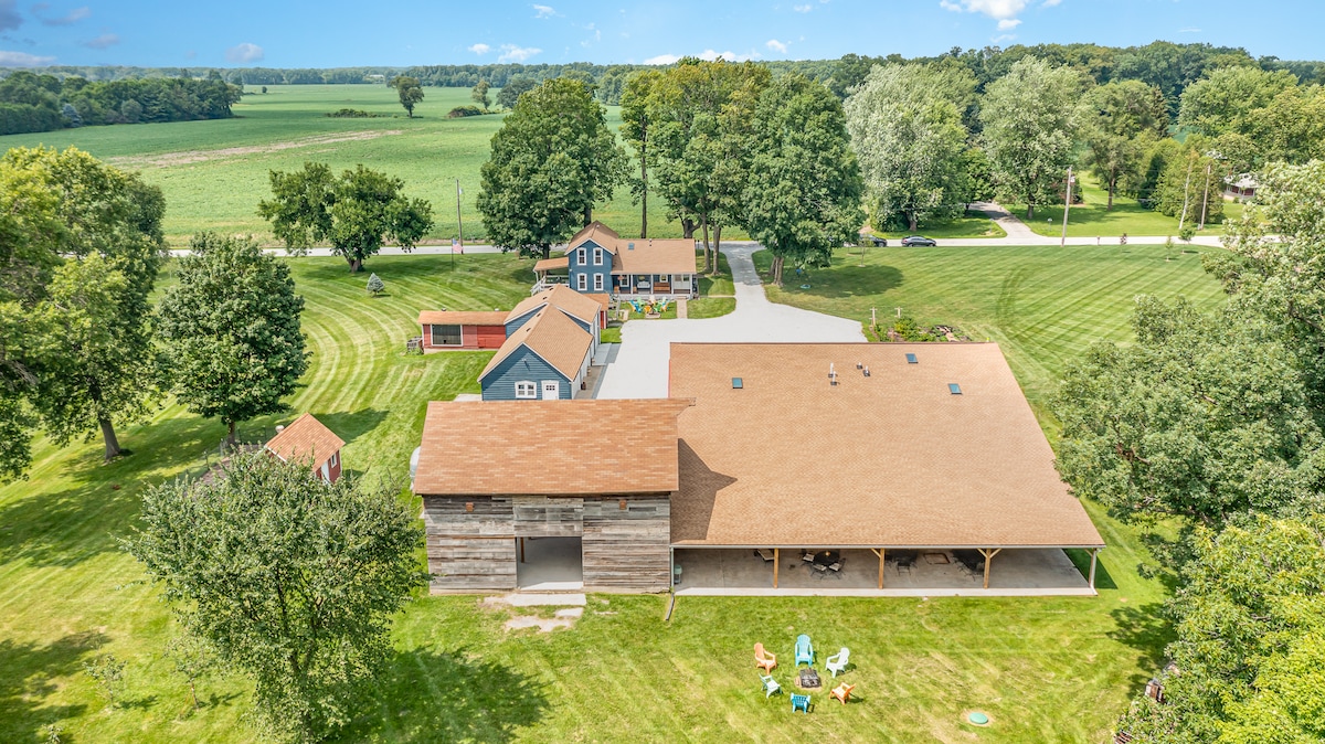 The Good Farm: Farmhouse + BarnBnB on 44 acres!