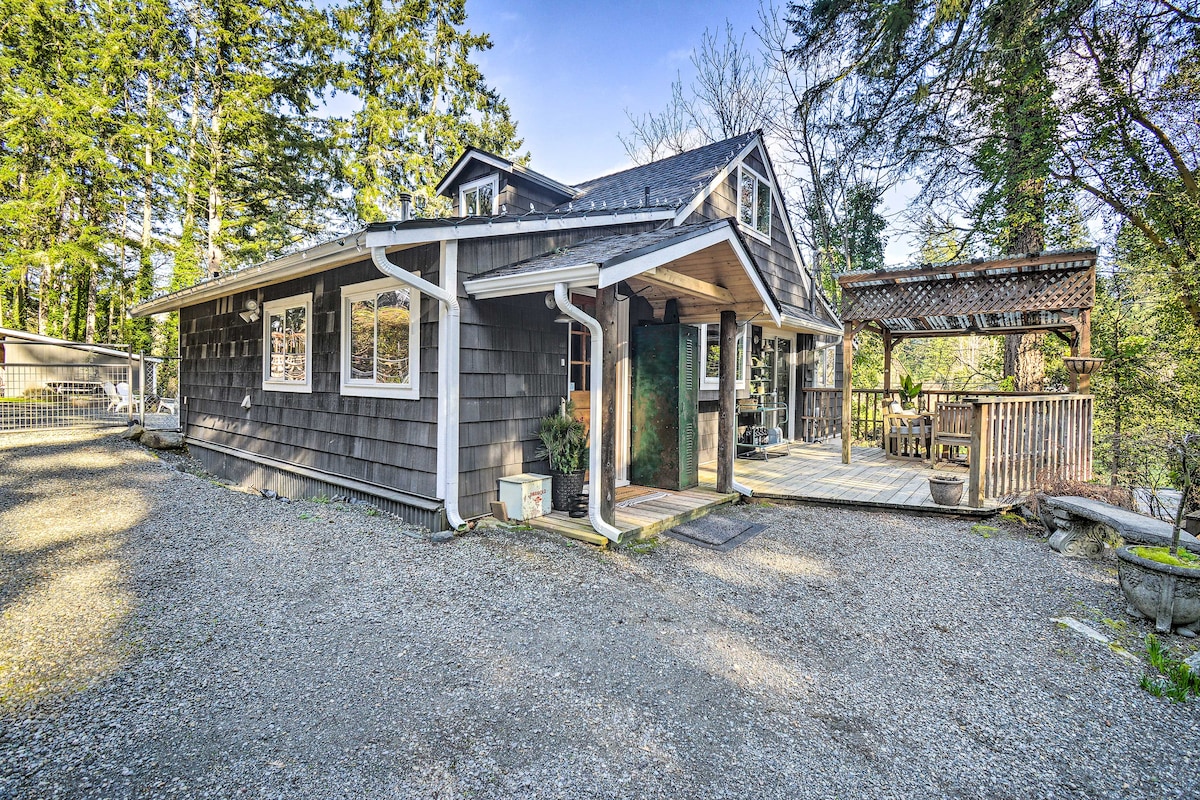 Pet-Friendly Cabin: Minutes to Gig Harbor!