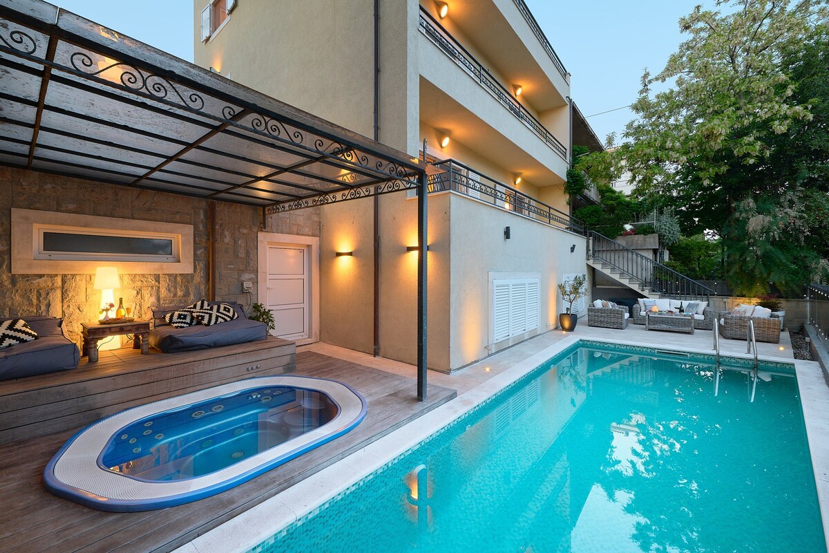 Villa Richness with Pool