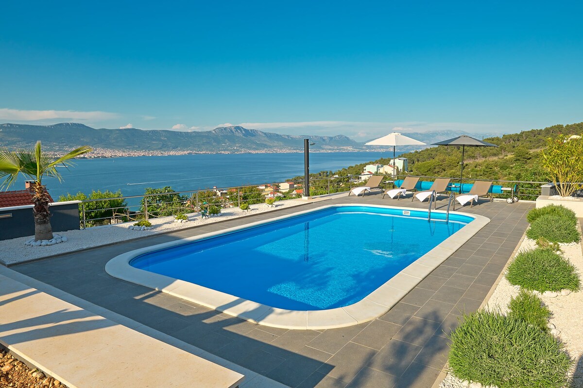 Villa Valinor with Pool