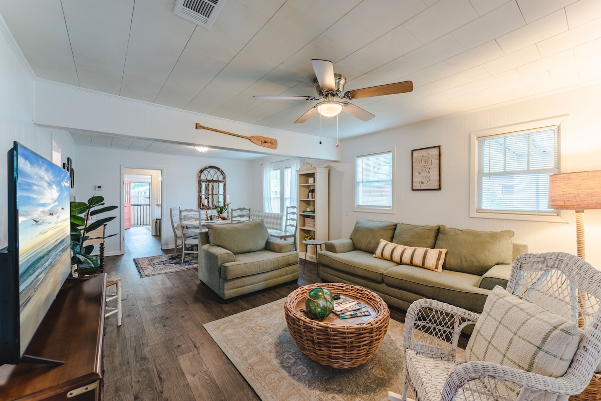 3Bdrm Retreat w/ Coastal Charm | Pet-Friendly