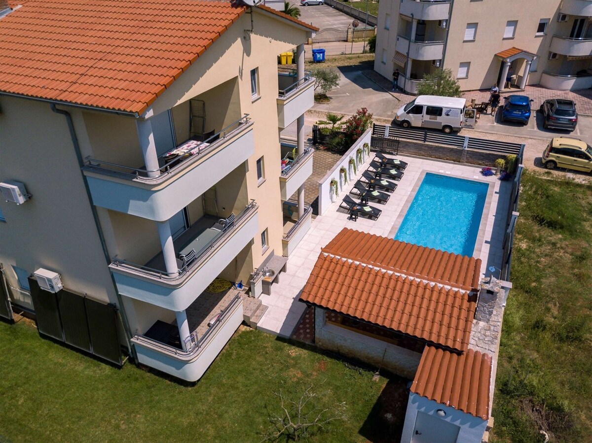 VILLA VITA - Apartment Rose with pool view