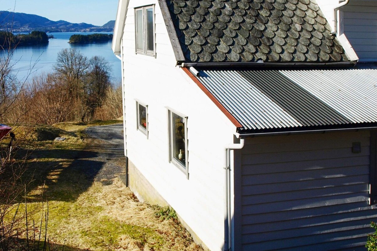 6 person holiday home in lonevåg