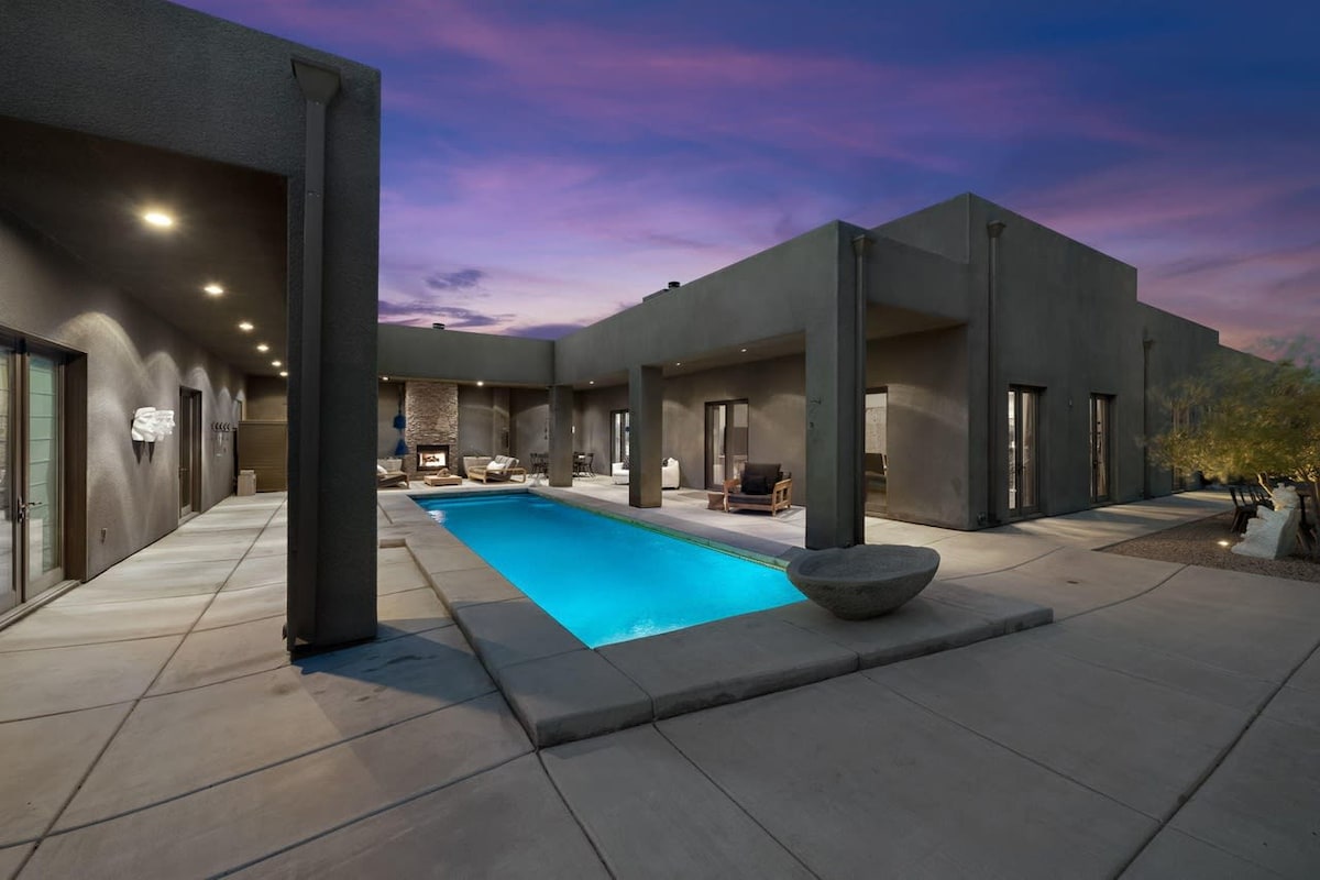 🦍位于棕榈泉市中心的「大猩猩别墅」☀️最豪华的6床5卫带泳池设计师别墅！ 🌴🍹