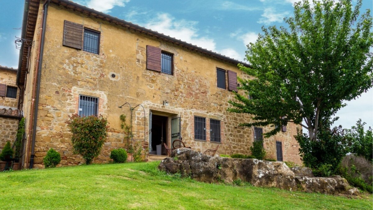 Splendid Villa in Val d'Orcia with private pool