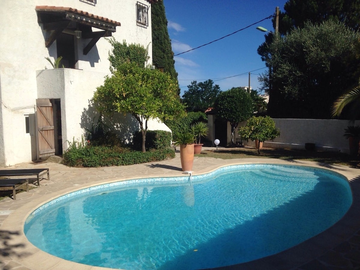 Villa for 5 ppl. with swimming-pool at Le Cannet
