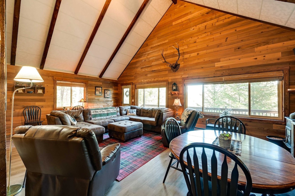 Secluded Garden Valley Cabin w/ Deck & Views!