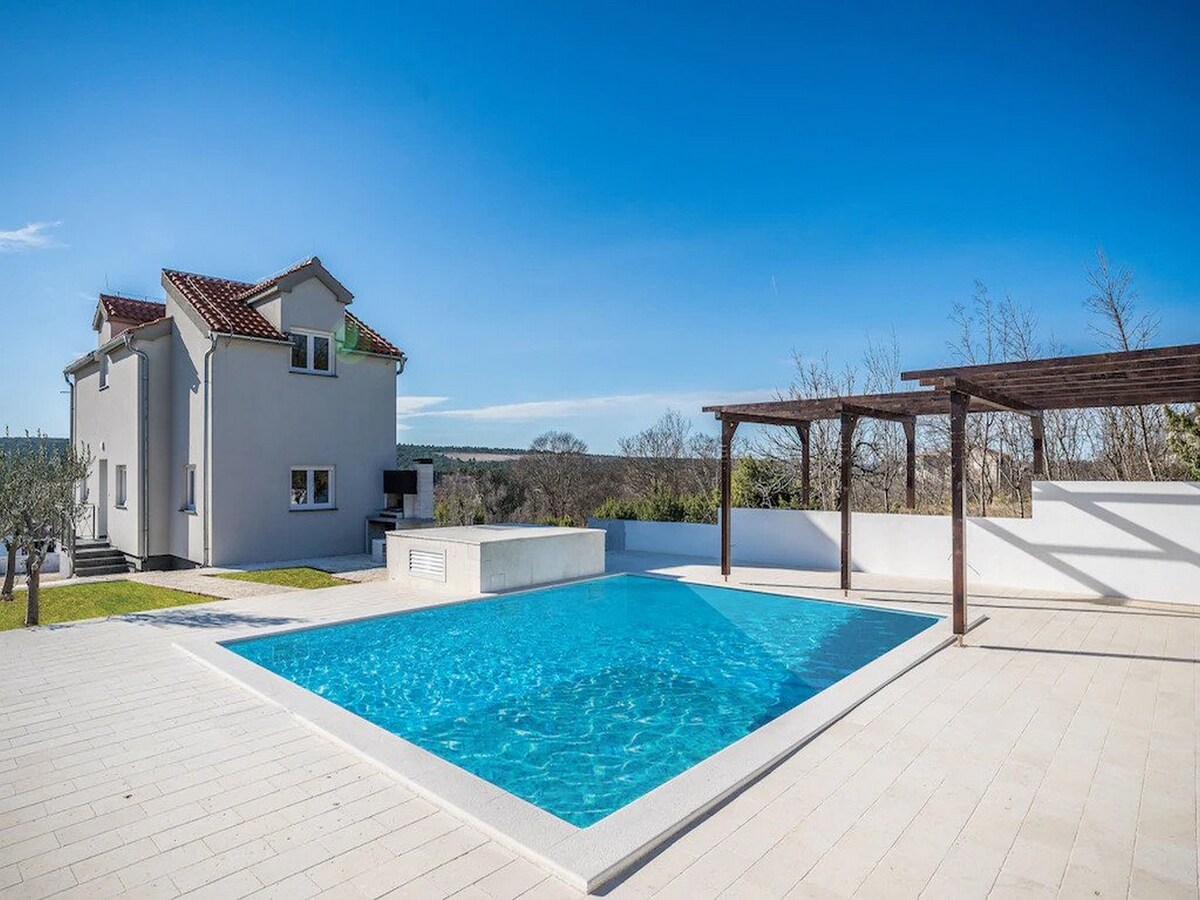 Villa Camellia - Two Bedroom Villa with swimming pool