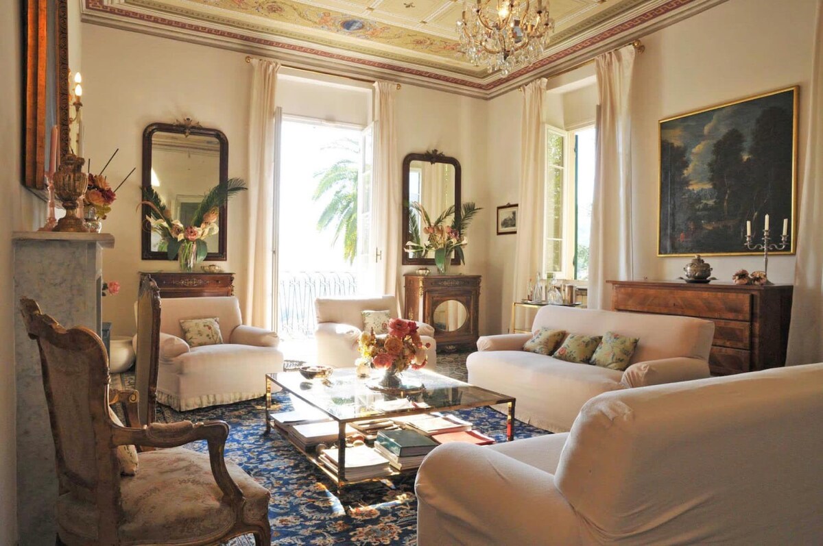 Charming Villa with a Beautiful Italian Garden and
