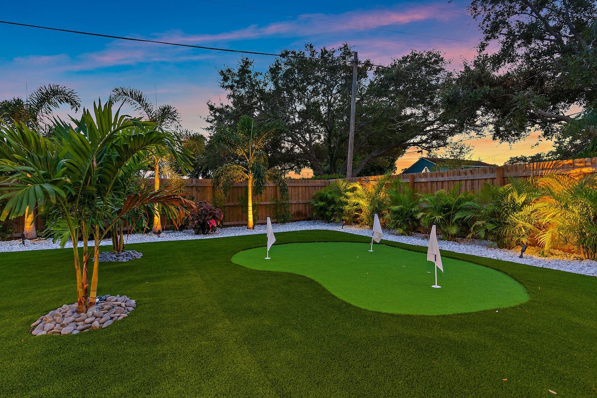 Sea Esta | Heated Saltwater POOL + Putting Green!