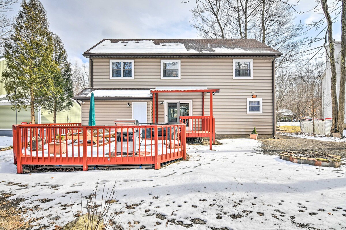 Updated Tobyhanna Home: Family & Pet Friendly