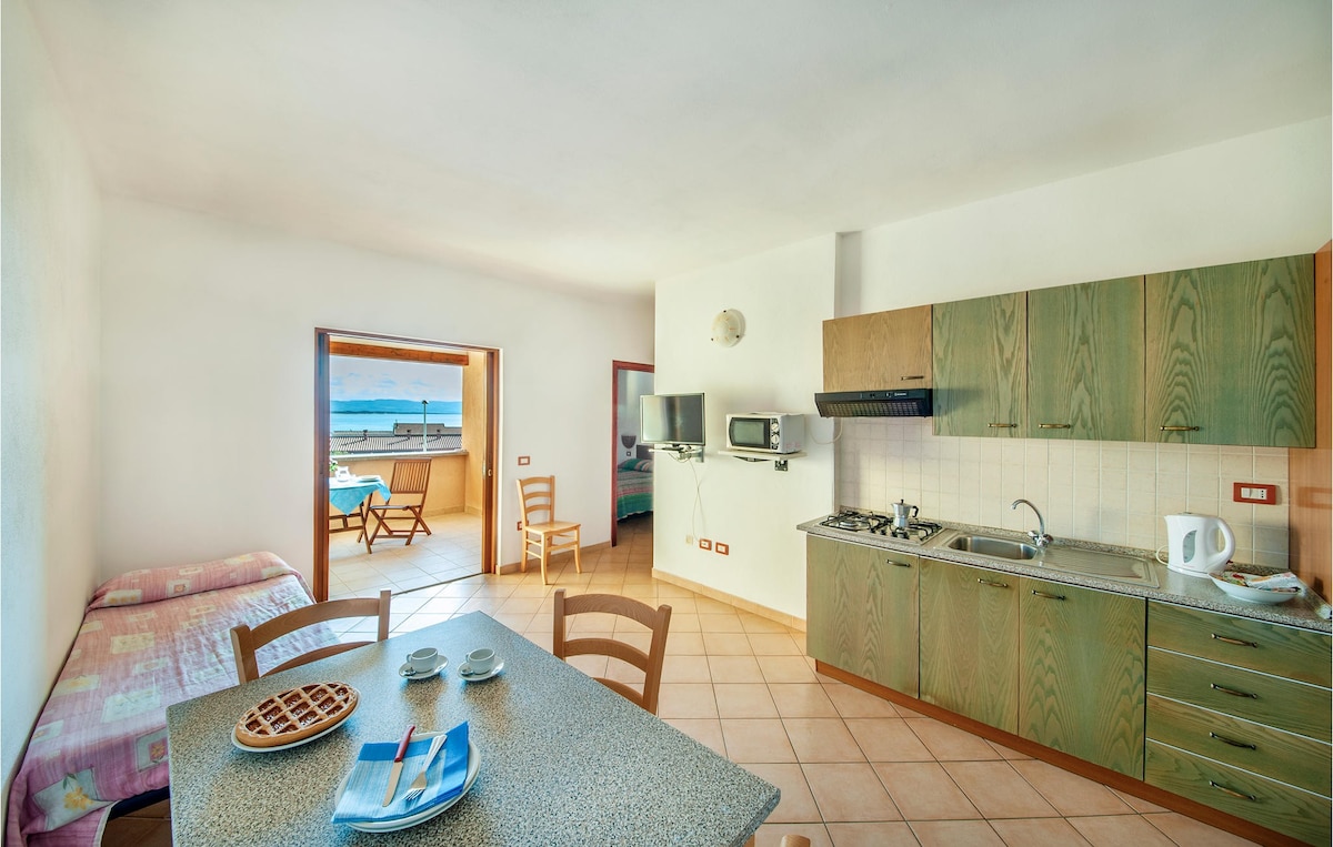 Beautiful apartment in Isola Rossa with 1 Bedrooms