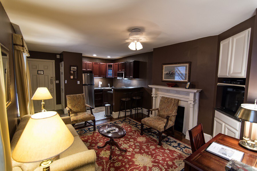 La Reserve Bed & Breakfast - Saratoga Executive Suite