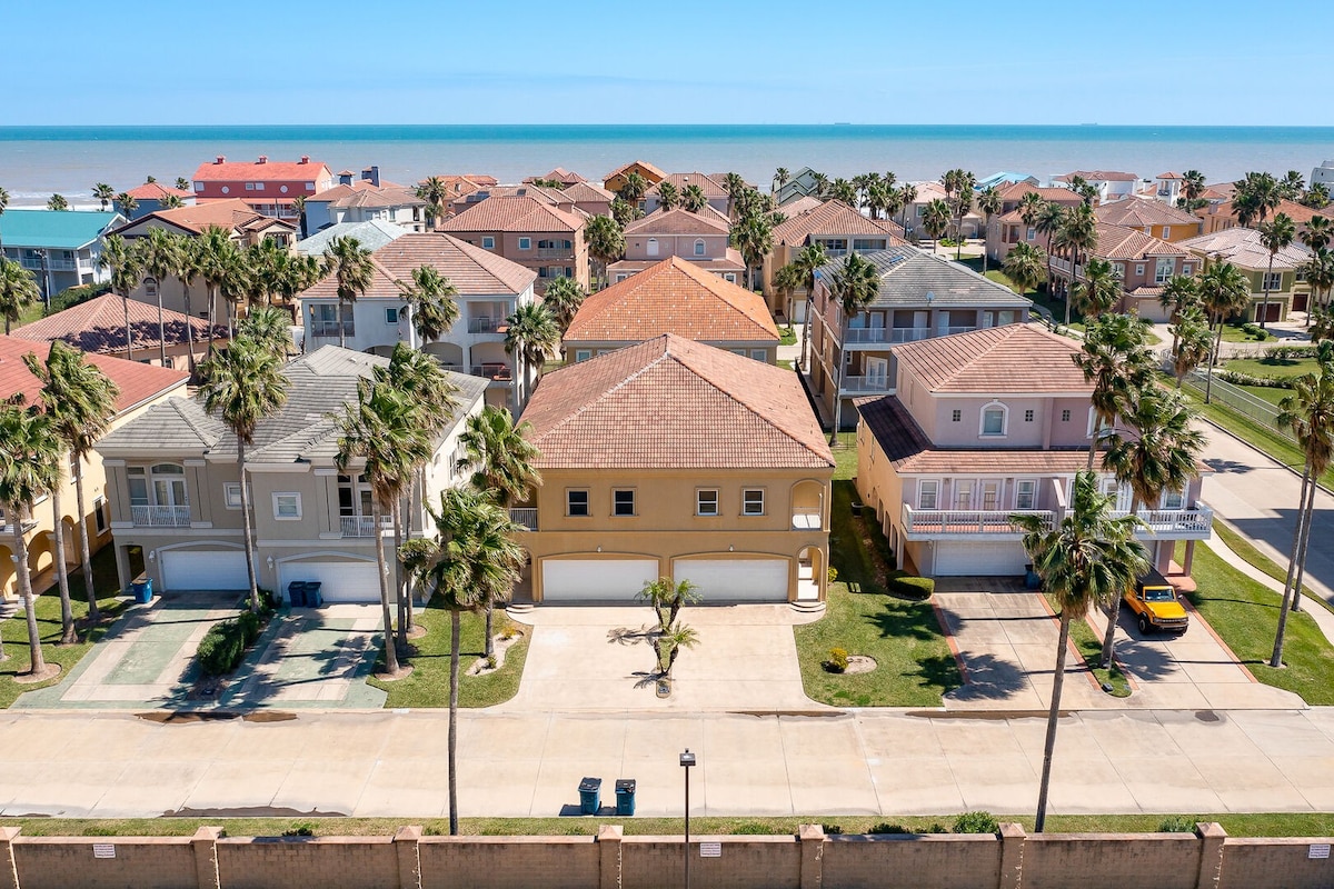 Fantastic Family-Friendly Beach Getaway! Community Beach Access & Pool!