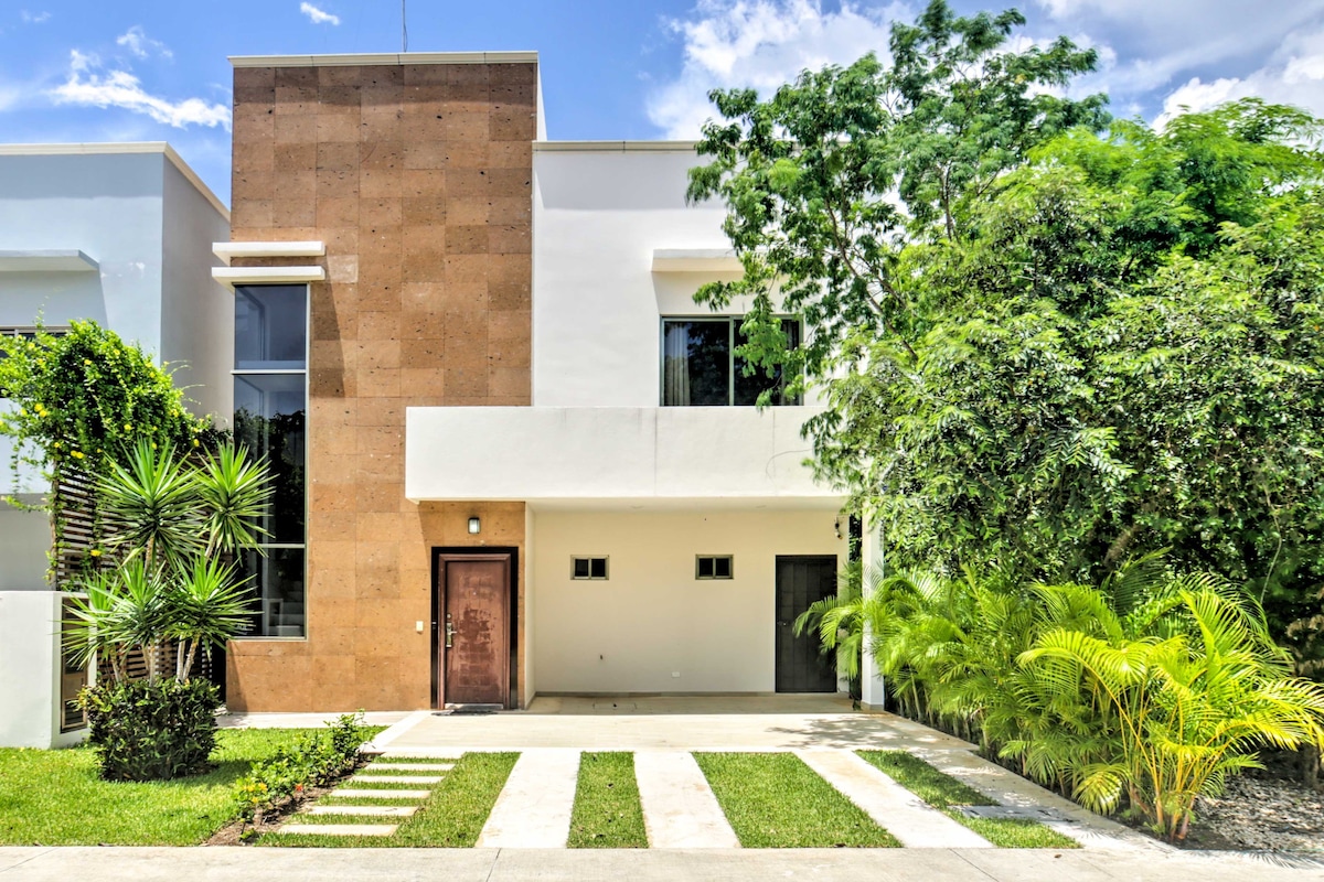 Luxe Playa Del Carmen Home w/ Pool - Walk to Beach