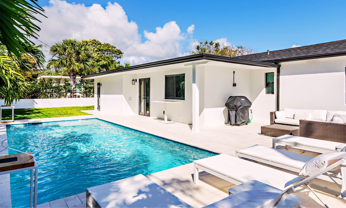 New! Surf Side - Heated Pool + Luxury Ammenities